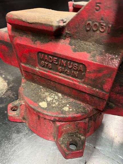 (2) Vise, 6"