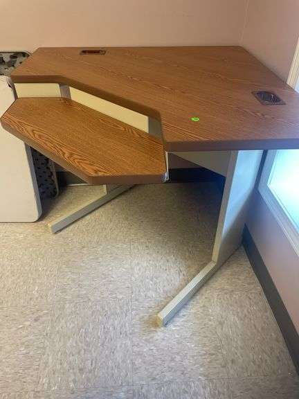 Corner Computer Desk with Keyboard Tray