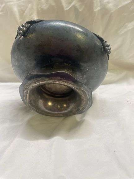 Thomas Silverplate with Grapevine Design