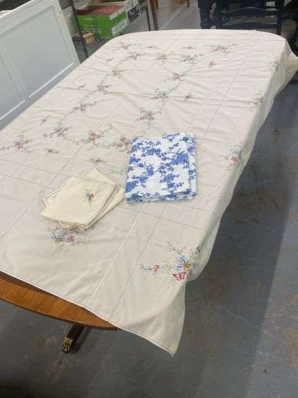 Embroidered Tablecloth, Napkins & Runner