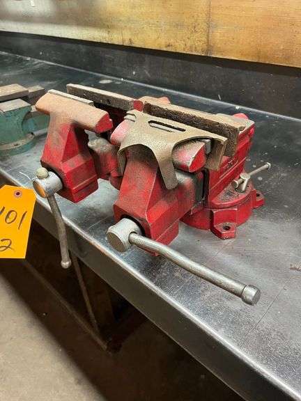 (2) Vise, 6"