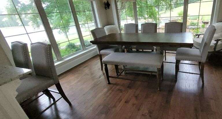 Dining Room Table with (7) Chairs and Bench