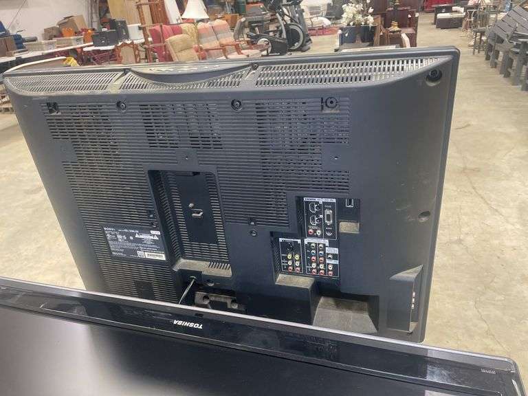 Sony Bravia 32" LCD Digital Color TV