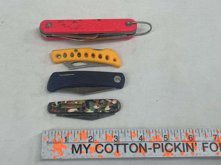 (4) Pocket Knives image