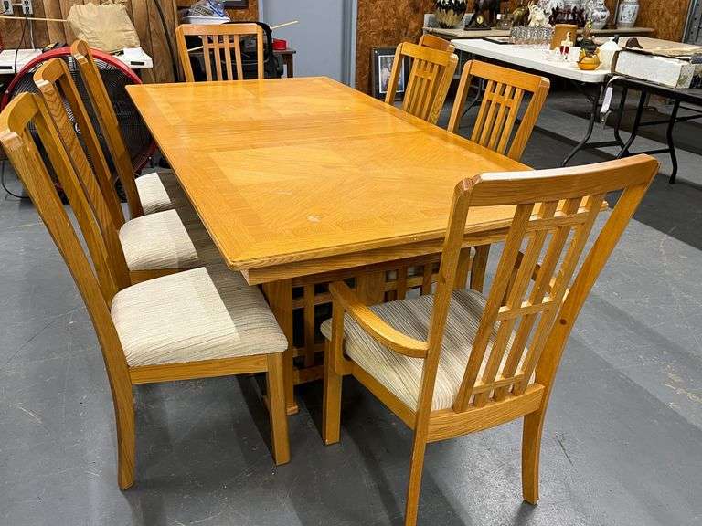 Oak Dining Table with (8) Chairs