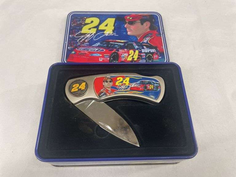 Jeff Gordon Pocket Knife with Display Tin image