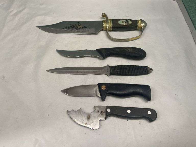 (5) Assorted Knives image