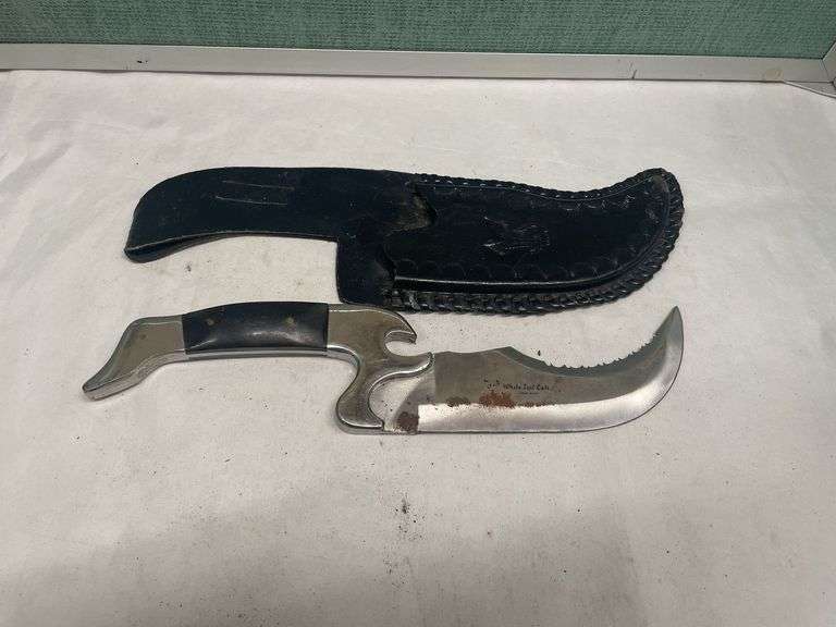 (4) Assorted Knives with Sheaths
