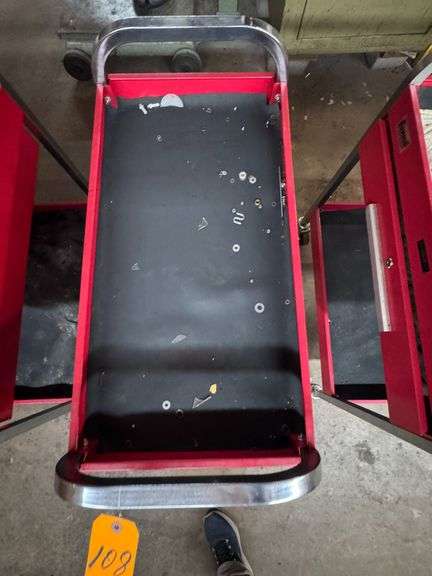 (1) Red Rolling Cart
