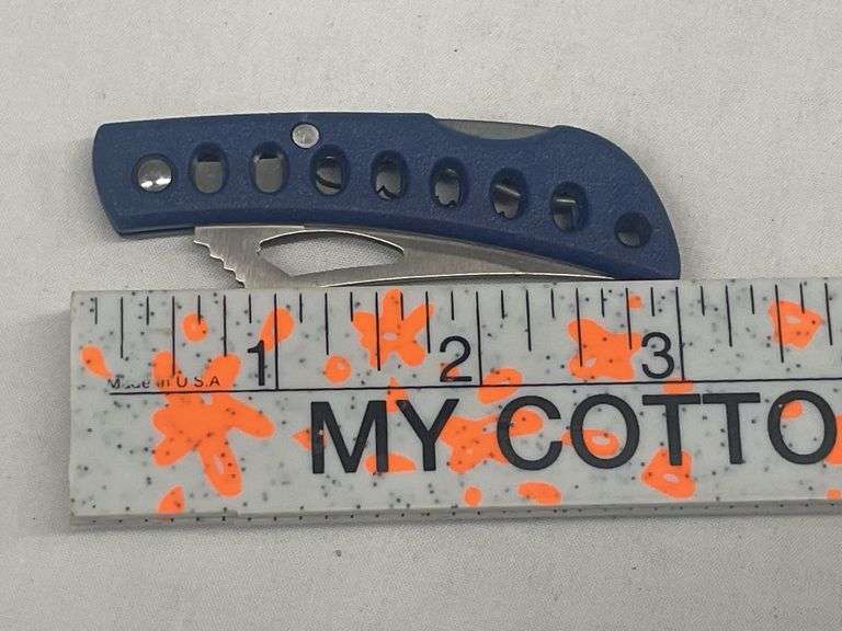 (3) Folding Pocket Knives