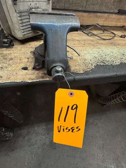 (2) Vises
