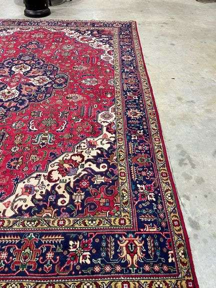 Large Area Rug - 9'5" x 12'7"