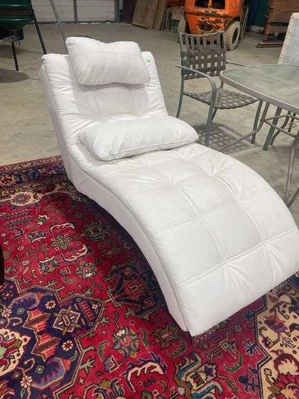 Coaster Fine Furniture White Chaise Lounge