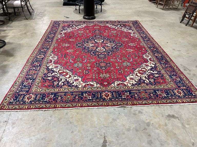 Large Area Rug - 9'5" x 12'7"