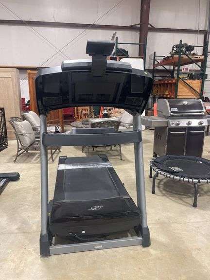 NordicTrack Commercial 2450 Treadmill
