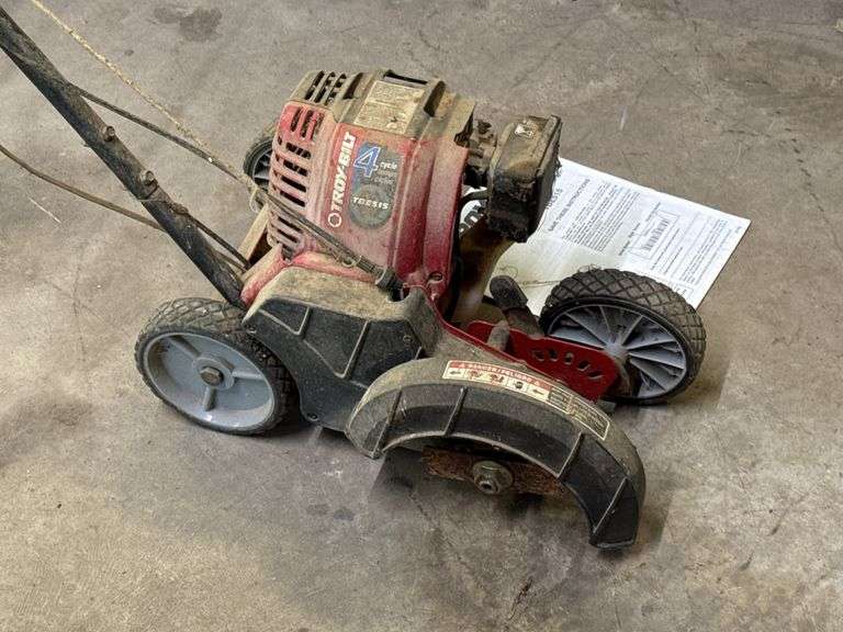 Troy-Bilt TBE515 4-Cycle Lawn Edger