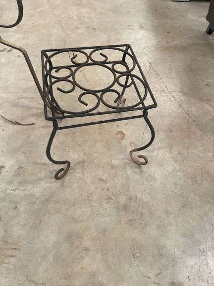 Metal Mesh Patio Table & Plant Stand