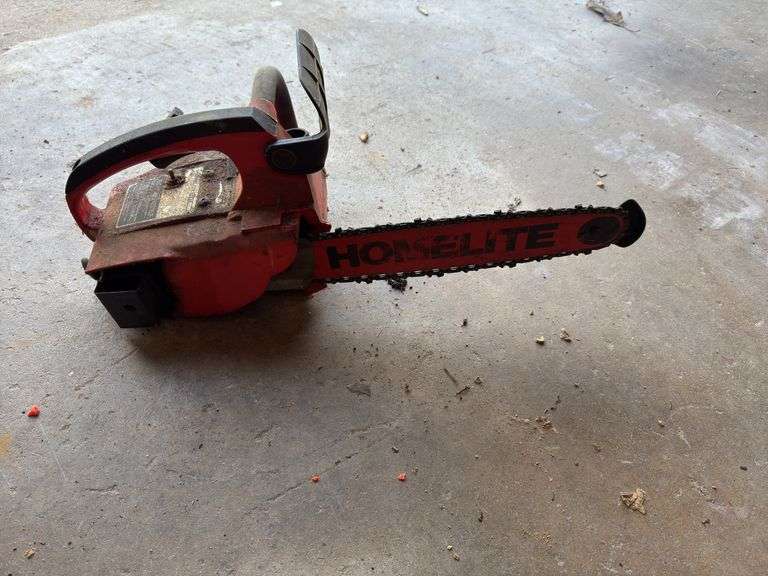 Homelite XL Automatic Oiling Chainsaw