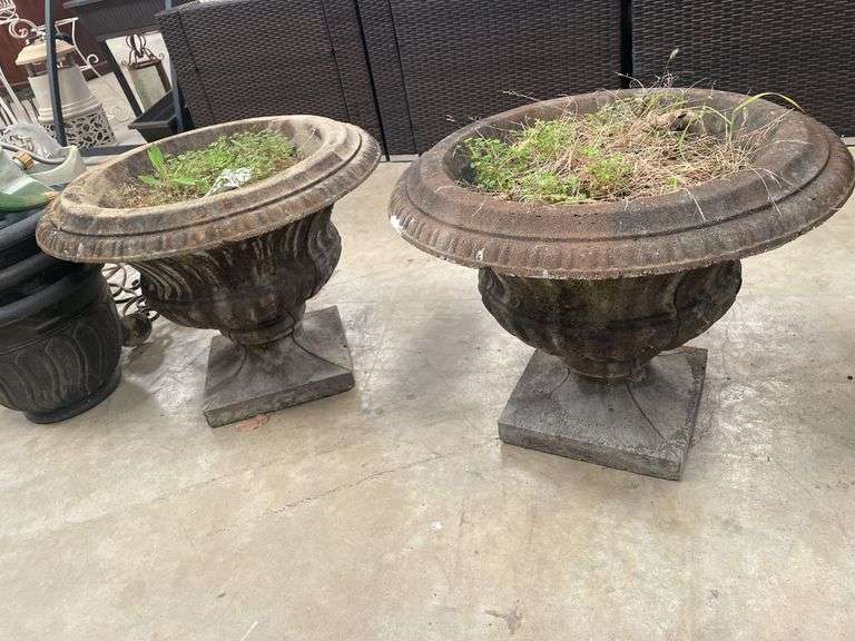 Pair of Decorative Concrete Garden Urns