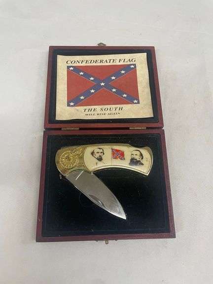 Pocket Knife with Display Box image
