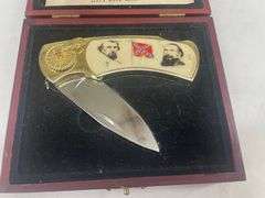 Pocket Knife with Display Box