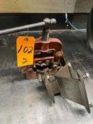 Pipe Vise & Metal Bracket
