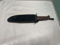 (4) Assorted Knives with Sheaths