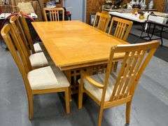 Oak Dining Table with (8) Chairs