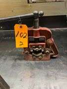 Pipe Vise & Metal Bracket
