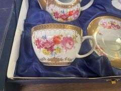 Sorelle Tea Set with Floral Design