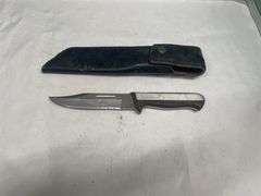 (4) Assorted Knives with Sheaths