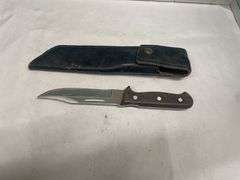 (4) Assorted Knives with Sheaths