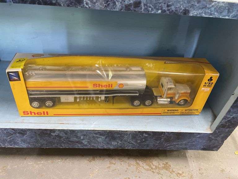 Shell Tanker Truck Die-Cast image