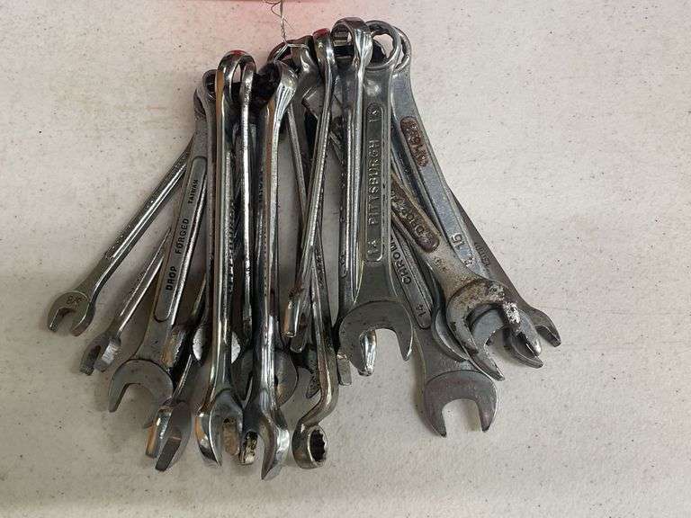 Lot of (20) Wrenches image