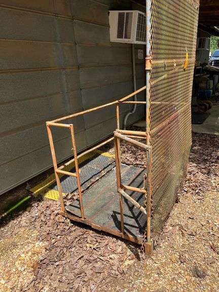 Wire Man Basket