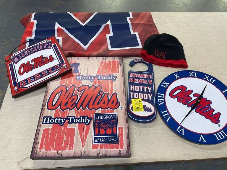 Ole Miss Rebels Fan Lot image