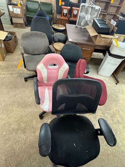 (7) Roll Chairs, (3) Stools