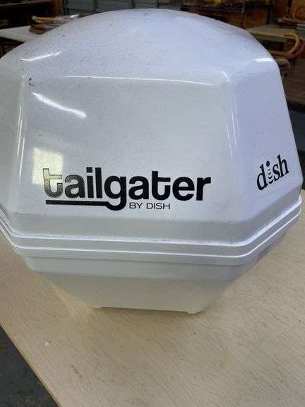Dish Tailgater Portable Satellite Antenna image