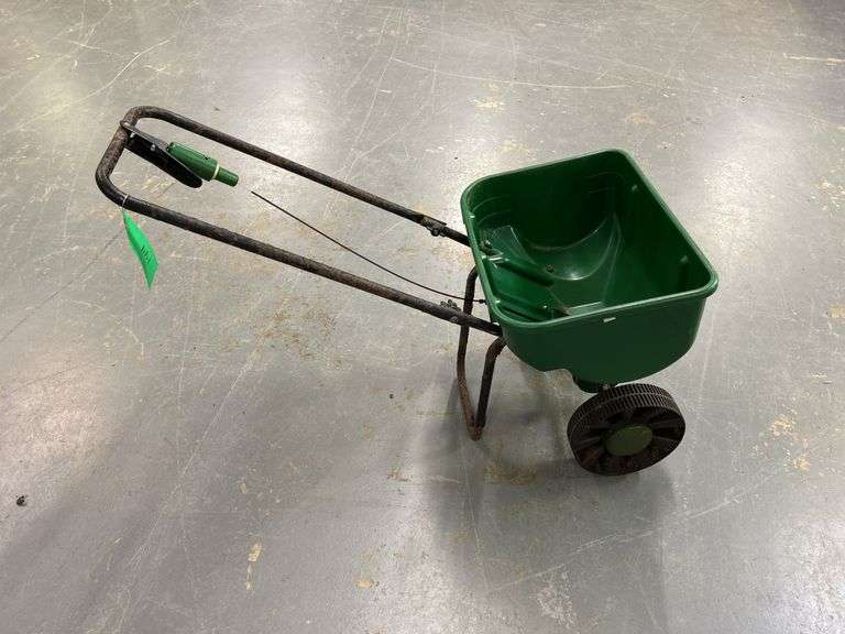 Scott's 2000 Push Fertilizer & Seed Spreader