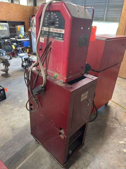 Lincoln Electric AC-225 Arc Welder image