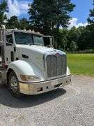 2010 Peterbilt 384 Tractor Truck