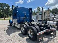 2020 Peterbilt 389 Tractor Truck