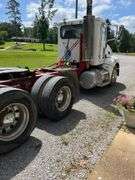 2010 Peterbilt 384 Tractor Truck