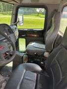 2011 Peterbilt 386 Day Cab Tractor Truck