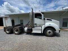2015 Kenworth T880 Tractor Truck