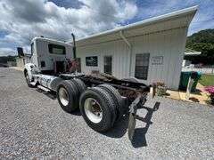 2016 Kenworth T880 Tractor Truck
