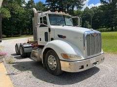 2010 Peterbilt 384 Tractor Truck