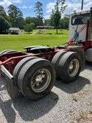 2010 Peterbilt 384 Tractor Truck