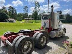 2010 Peterbilt 384 Tractor Truck