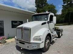 2015 Kenworth T880 Tractor Truck